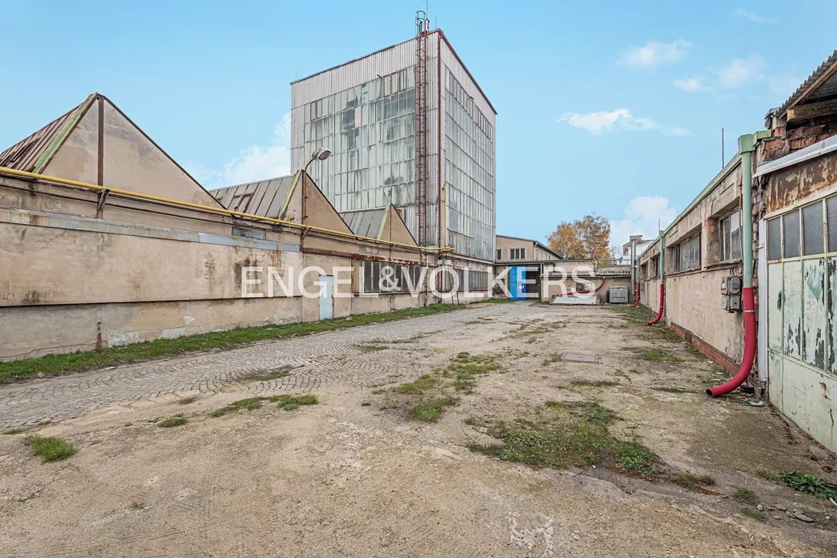 Pronájem skladového prostoru 13240 m²